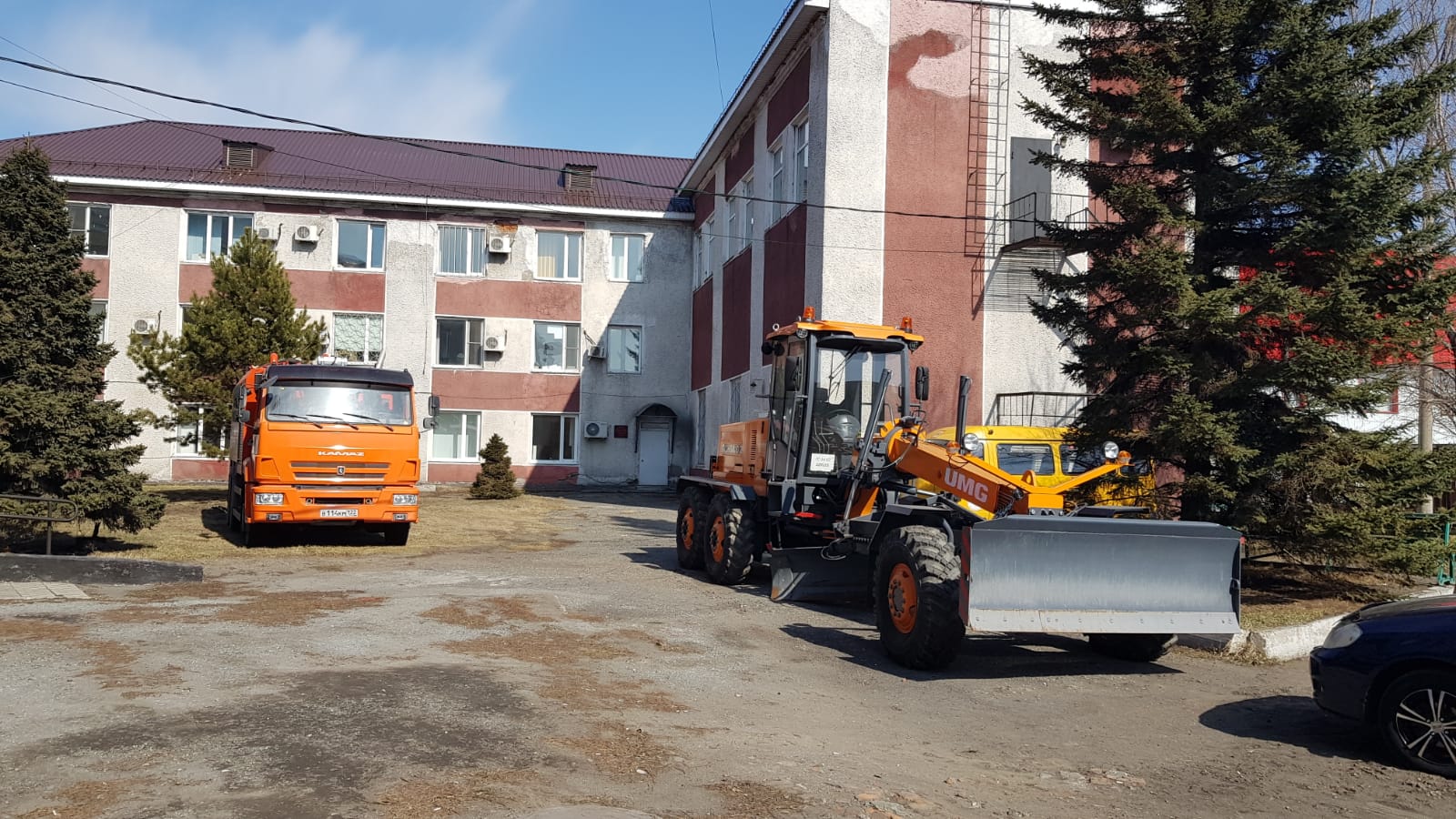 грейдер в Камне-на-Оби