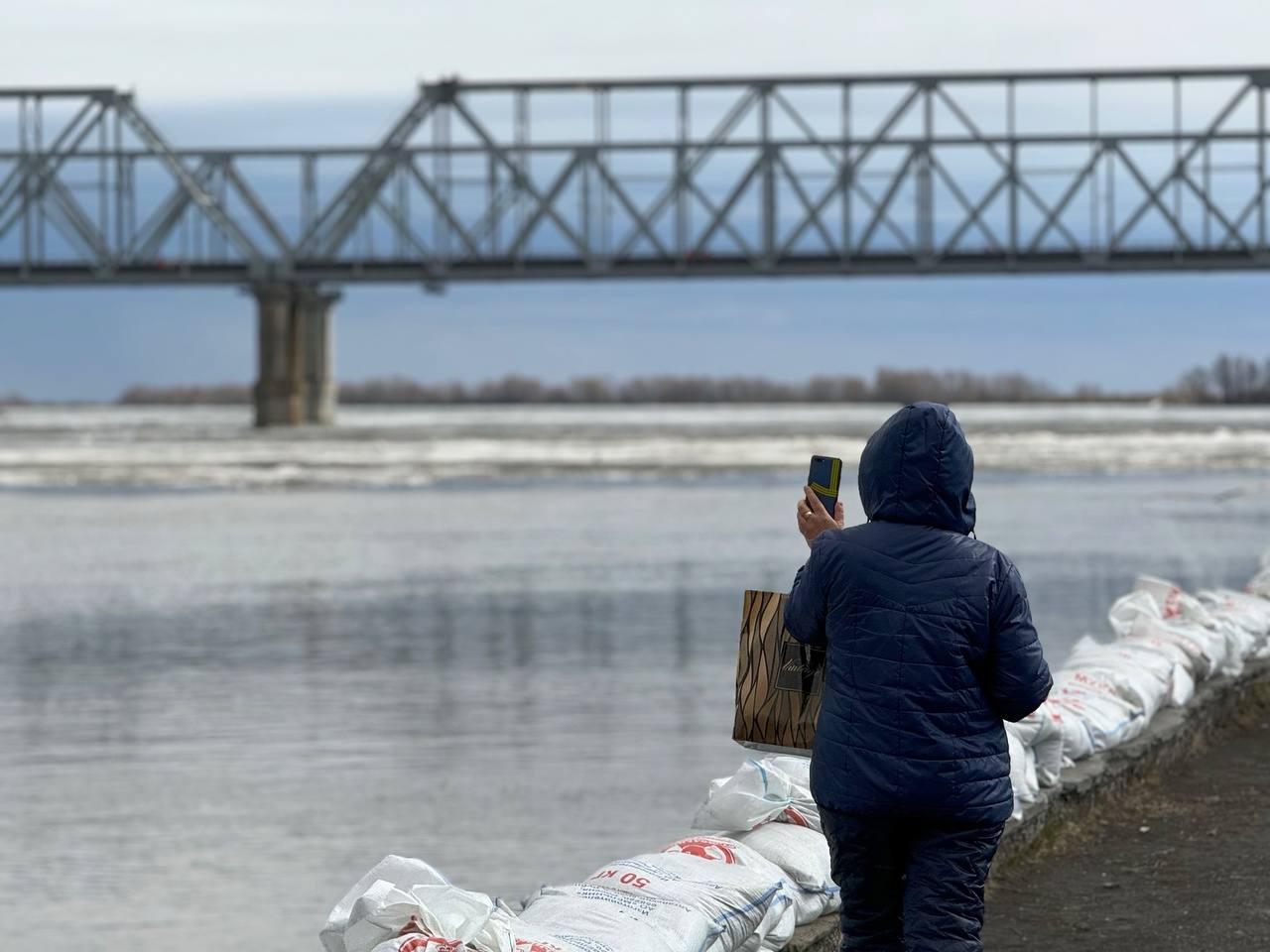 Камень-на-Оби перед ледоходом