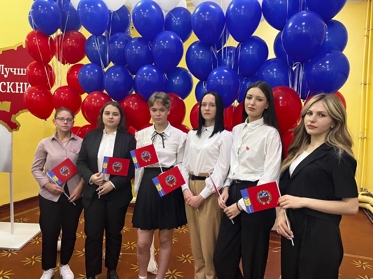 выпускники