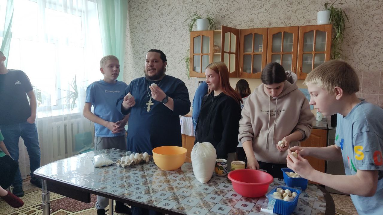 священник повар