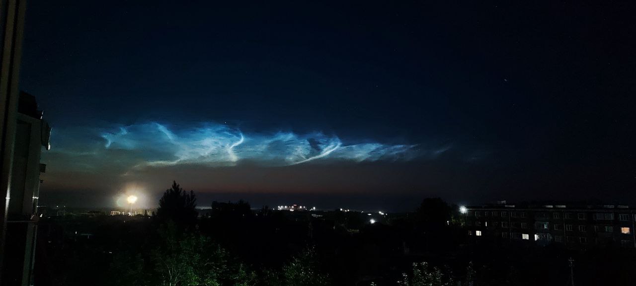 облака серебристые