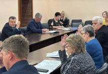 СКАЖИ НАЛОГАМ: «ФИГ ВАМ»: депутаты Камня пытаются заткнуть «дыру в Титанике» благими намерениями.