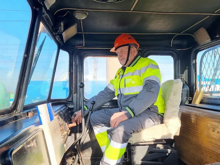 специалисты 04