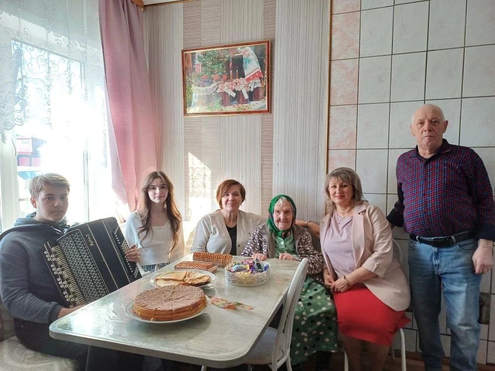 бабушка Комиссарова