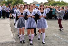 1 сентября в школах Каменского района прозвенели звонки. Фоторепортаж