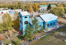 Жители Камня-на-Оби возвращают к жизни старую Церковь в Новоярках. Видео Вести-Алтай